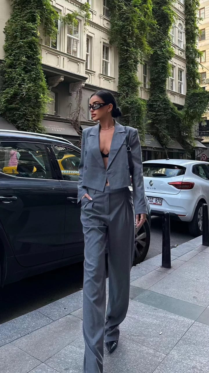 Women's set with crop blazer image 0