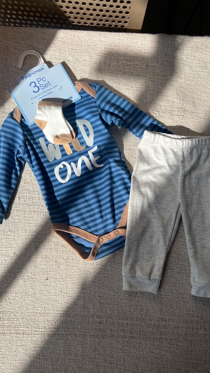 Baby set - body + pants + socks