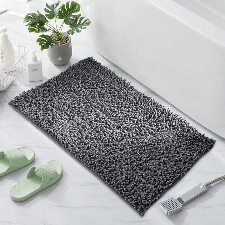 Lush Comfort Chenille Bath Mat image 0
