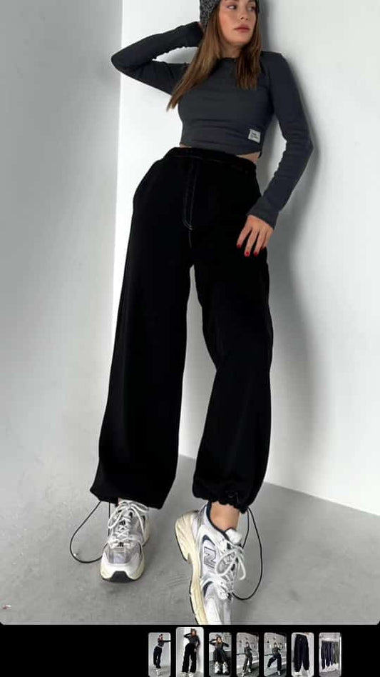 Women black pants image 0