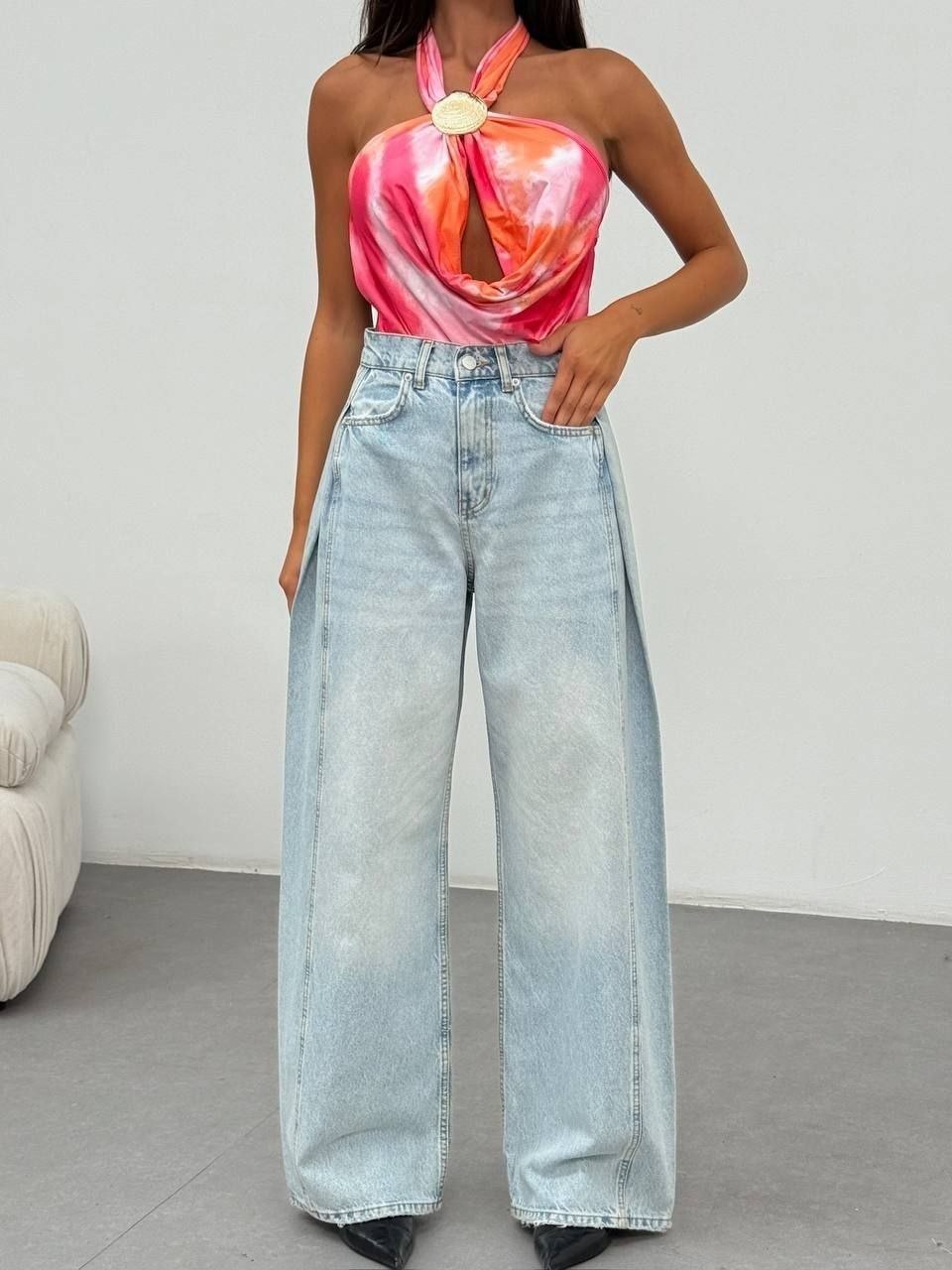 Light Wash Barrel-Leg Panel Jeans