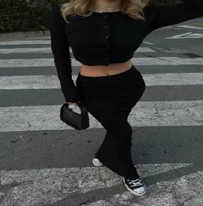 Set skirt and crop top image 0