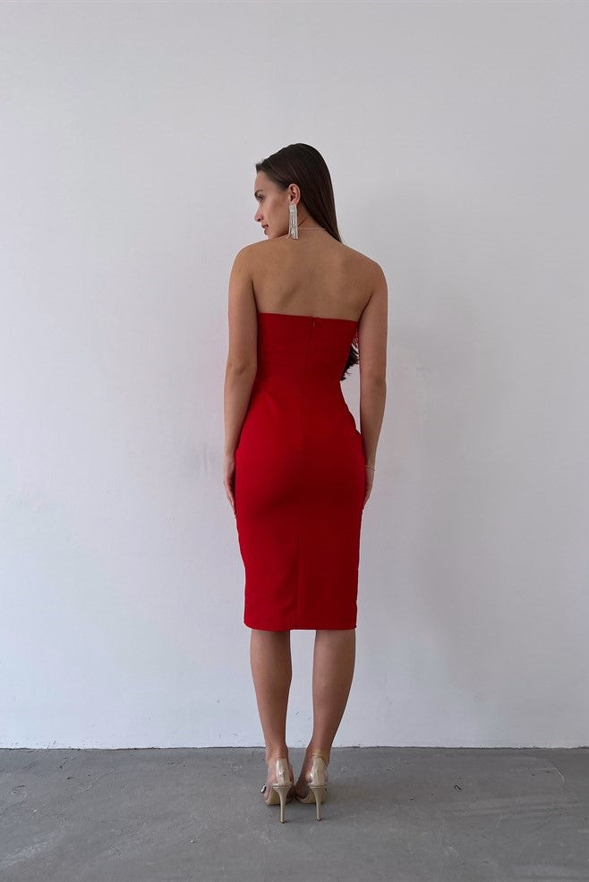 Red Midi Dress With Feathers image 2