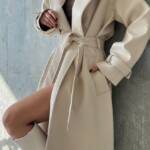 ⁦Cream Leather Belted Trench Coat⁩ - الصورة ⁦2⁩